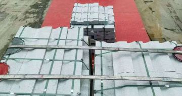 河南 芝麻白仿形加直形路沿石出货日常