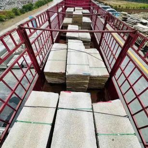 河南 黄金麻花岗岩荔枝面，光面毛板装车完成