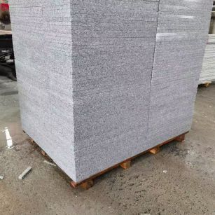 河南 芝麻白火烧面1.8厚300*600地铺石，尺寸标准，厚薄均匀