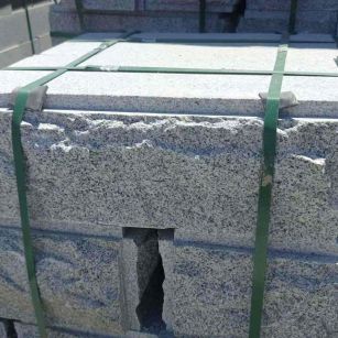 河南 芝麻白花岗岩自然面成品