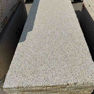 河南 黄金麻花岗岩荔枝面毛板，半成品