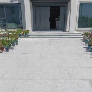 河南 芝麻白花岗岩地铺石地面铺装