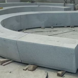 河南 芝麻白花岗岩光面弧形坐凳