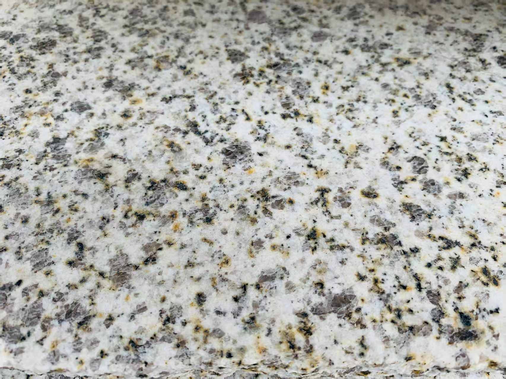 河南 黄金麻花岗岩石材浅黄光面