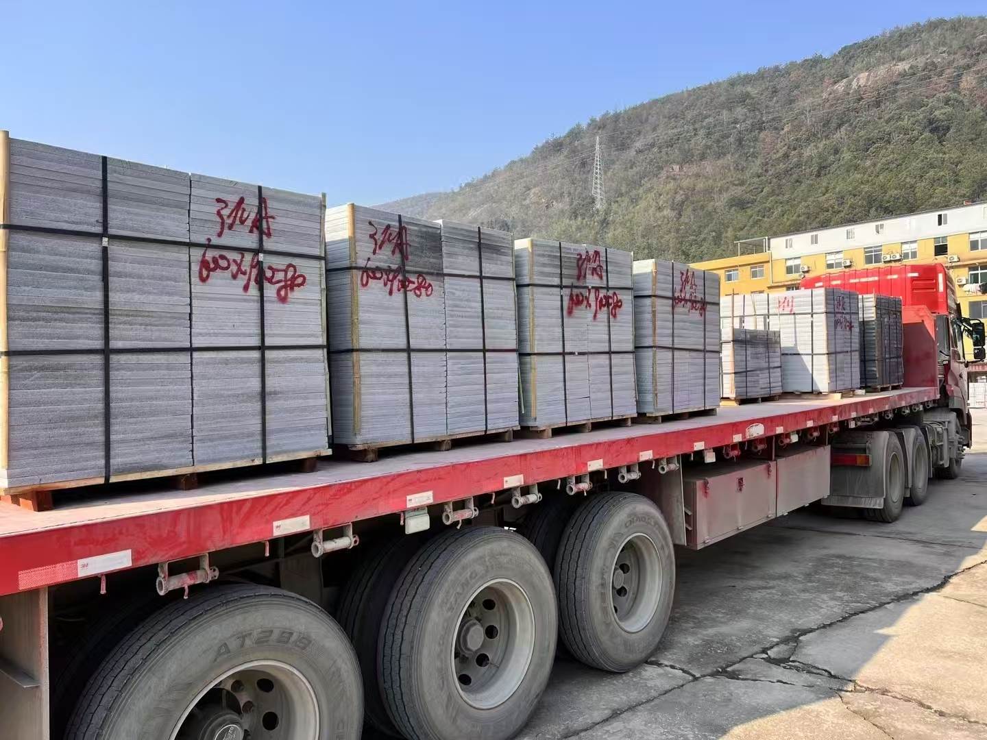 河南 芝麻灰地铺石出货日常