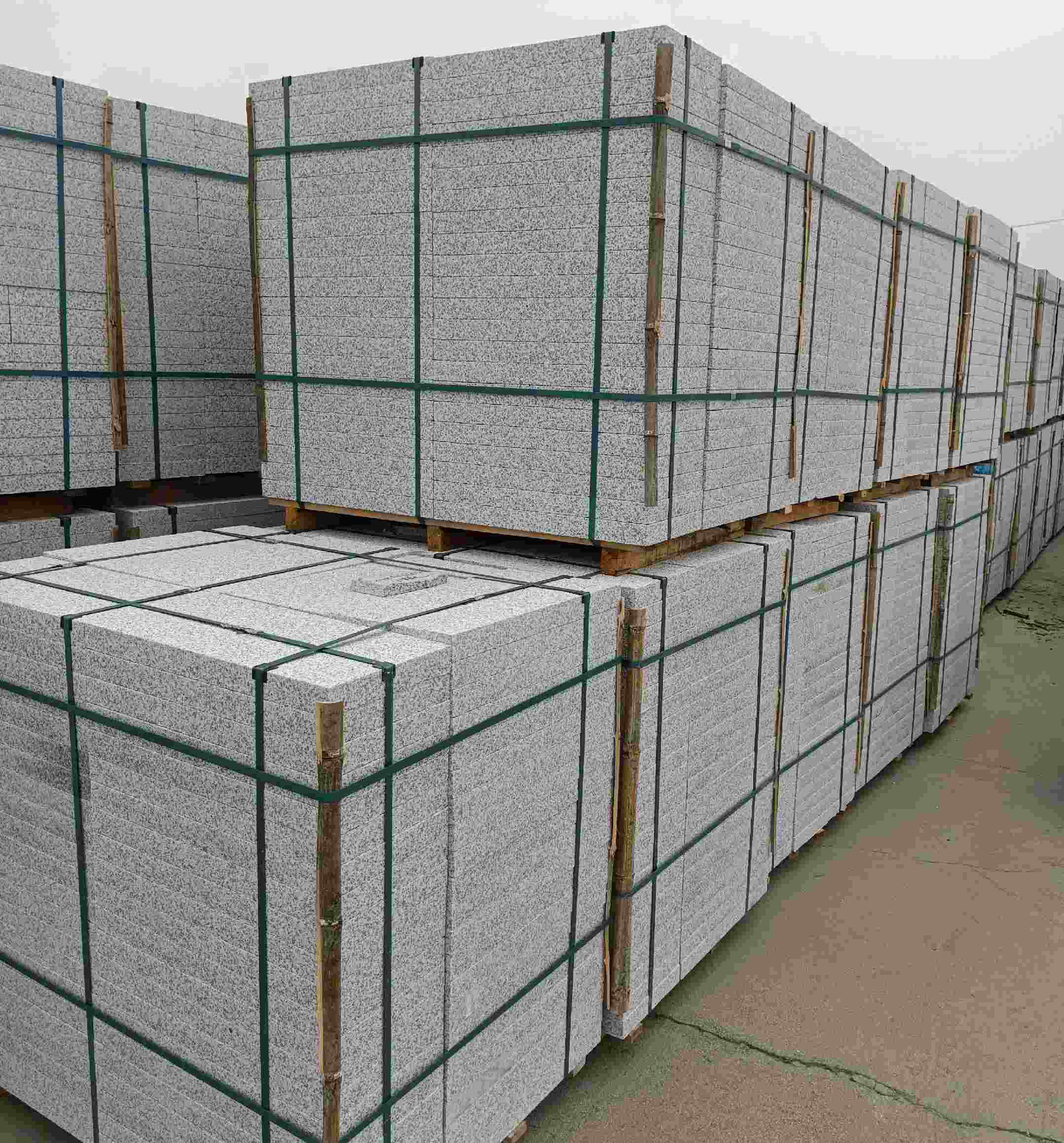 河南 白麻花岗岩石材荔枝面地铺石（300*600*50）