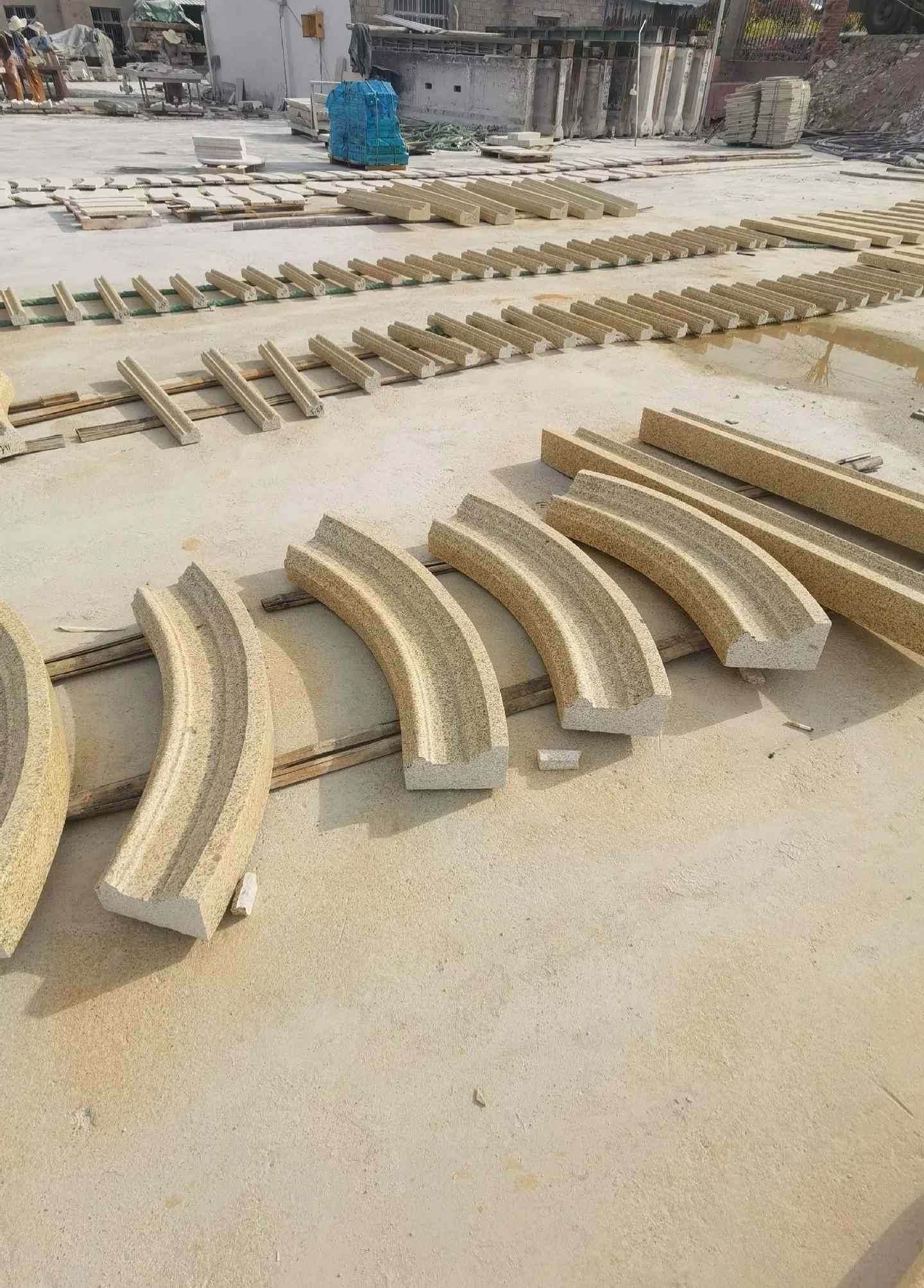 河南 黄金麻花岗岩别墅线条