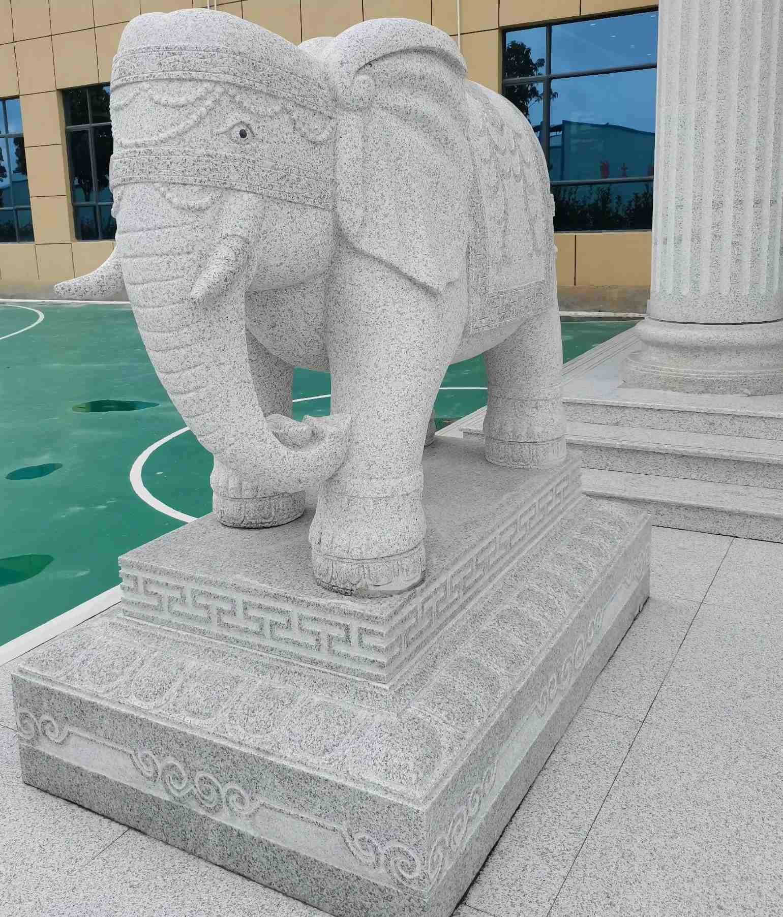 河南 白麻花岗岩动物异形石雕-大象