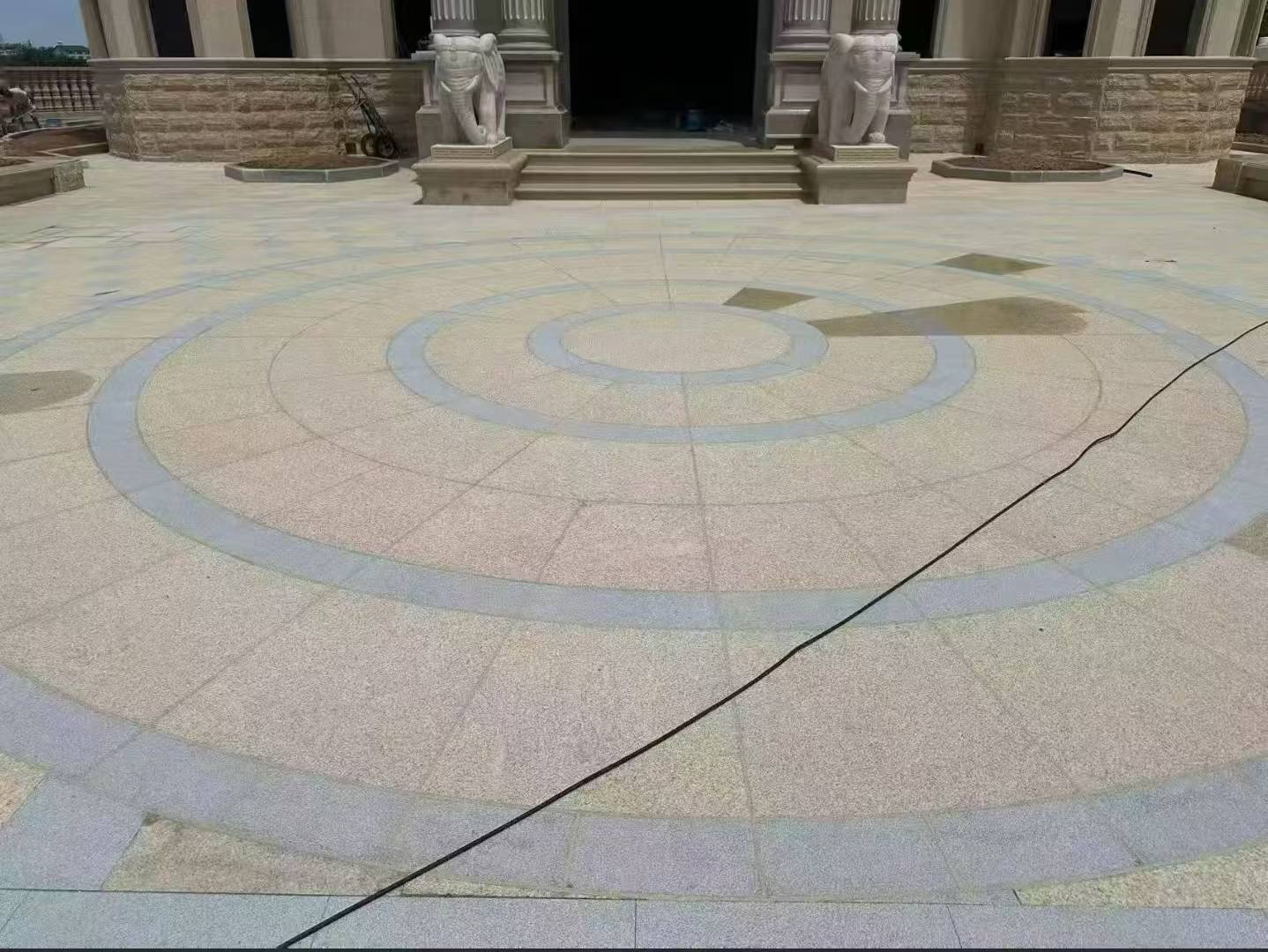 河南 黄金麻芝麻灰花岗岩石材地铺拼接效果