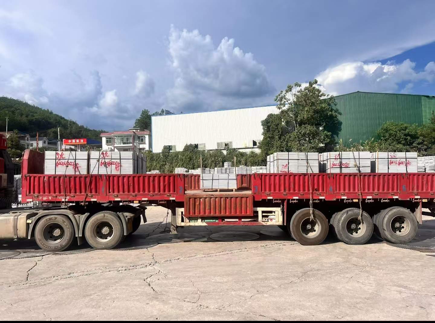 河南 芝麻灰花岗岩地铺石出货日常