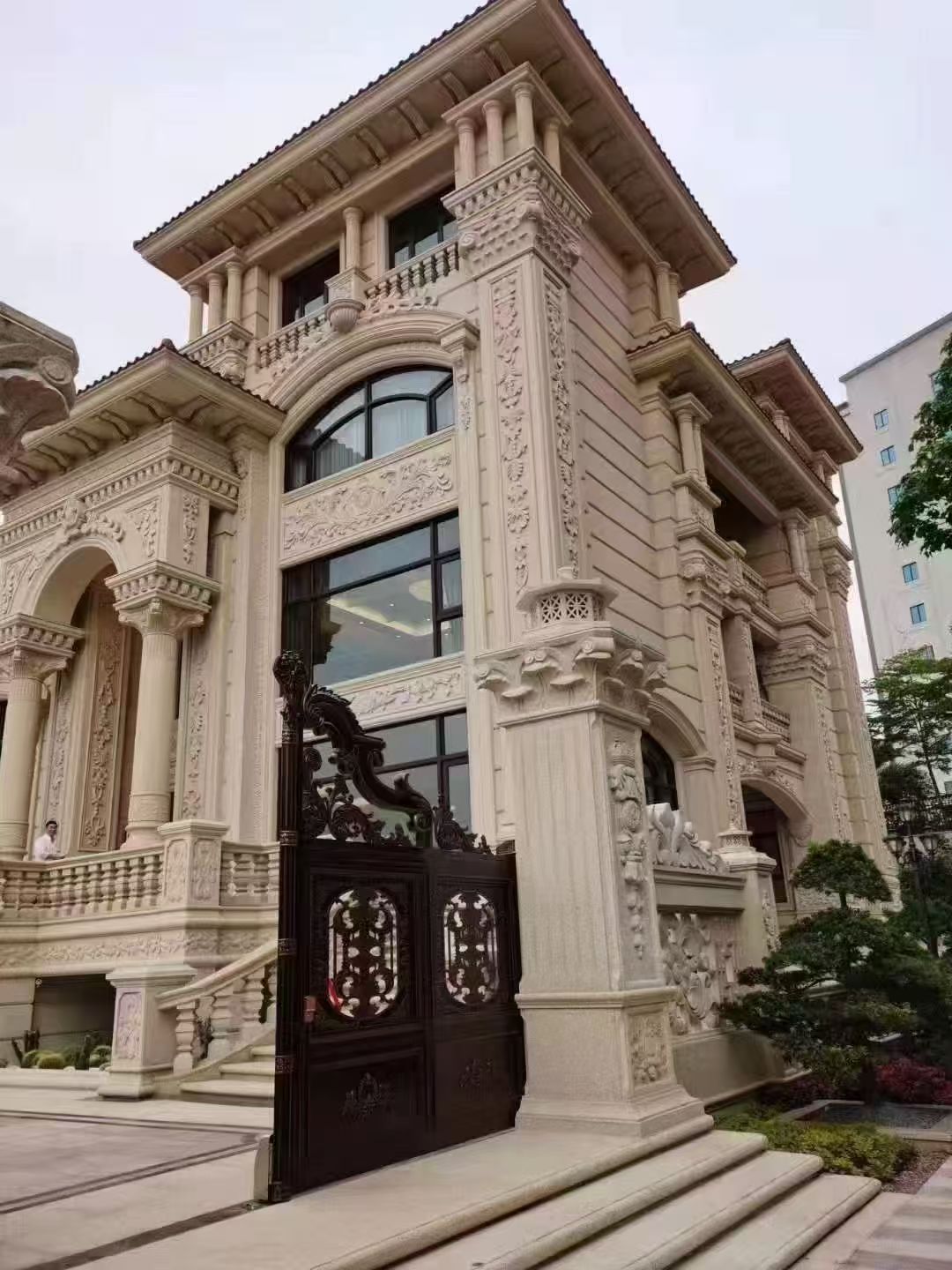 河南 黄金麻花岗岩别墅外墙干挂效果展示