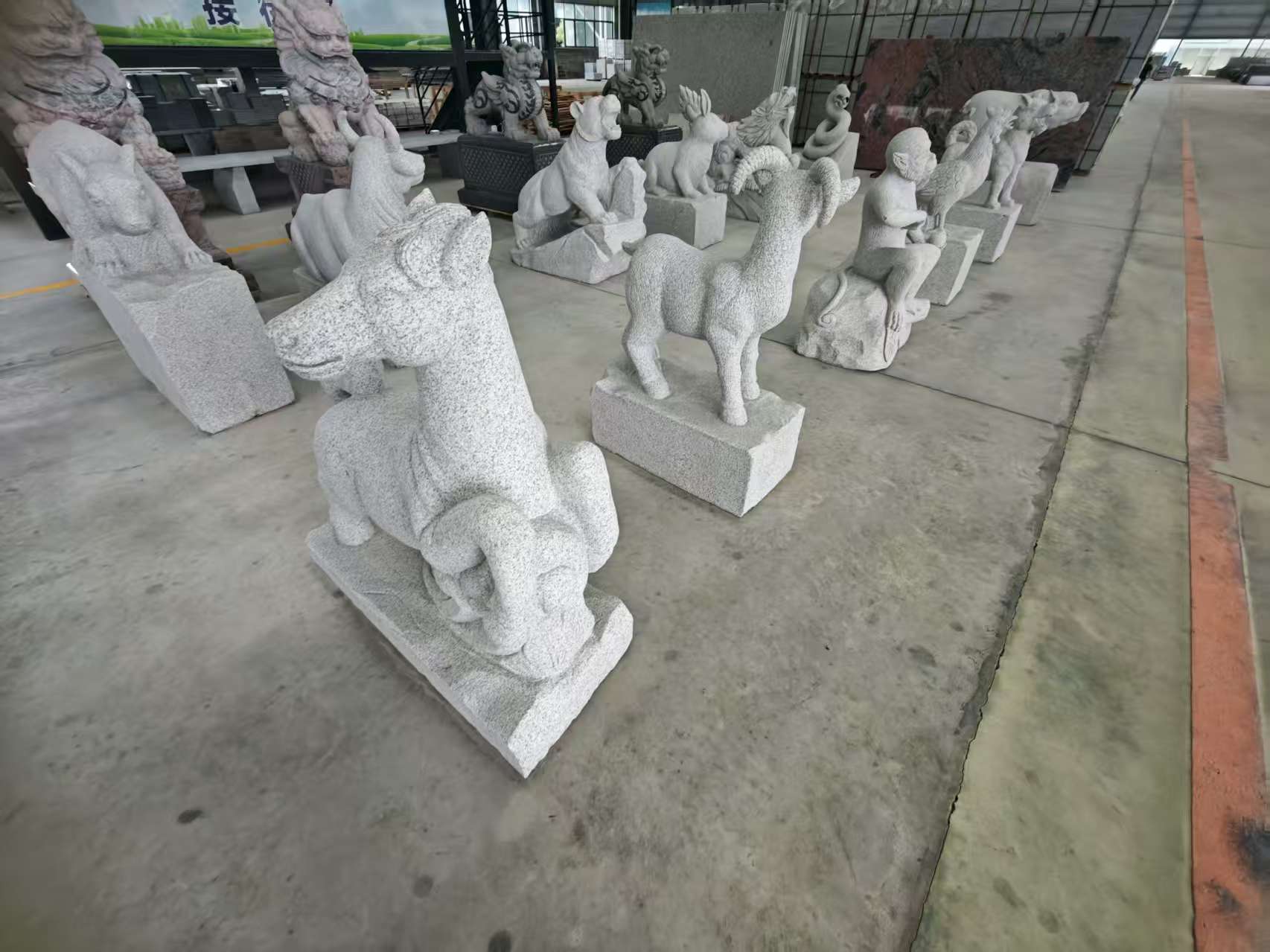 河南 芝麻白花岗岩造型立体雕刻——十二生肖