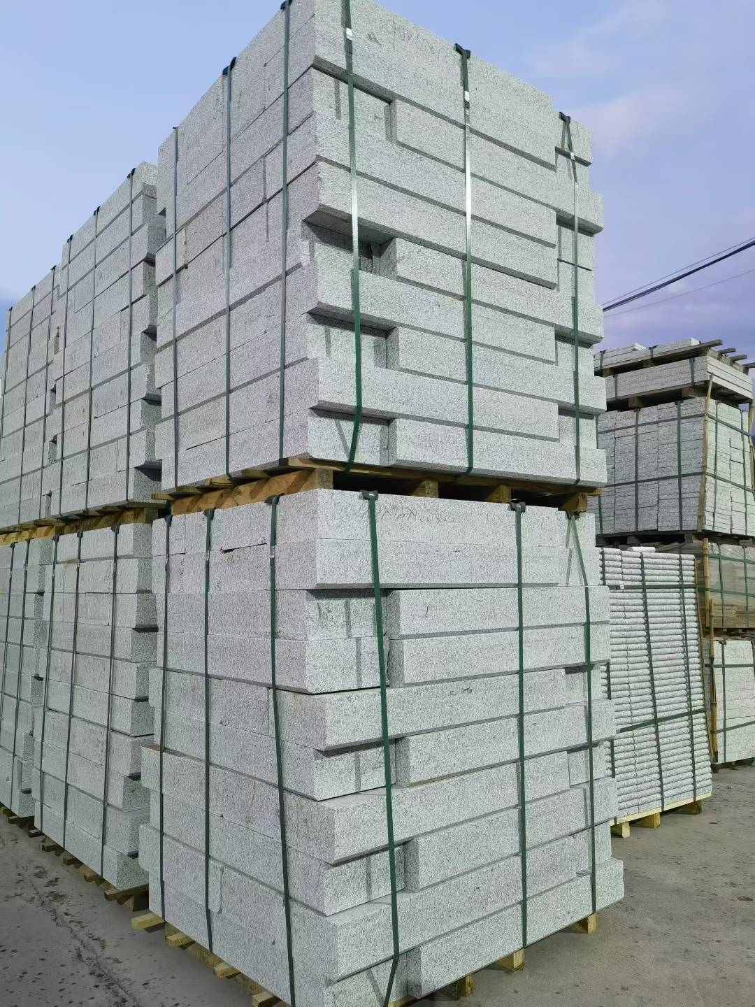 河南 芝麻白花岗岩路沿石，路缘石，路肩石，道牙，立缘石，马路牙子，街沿石，侧石等