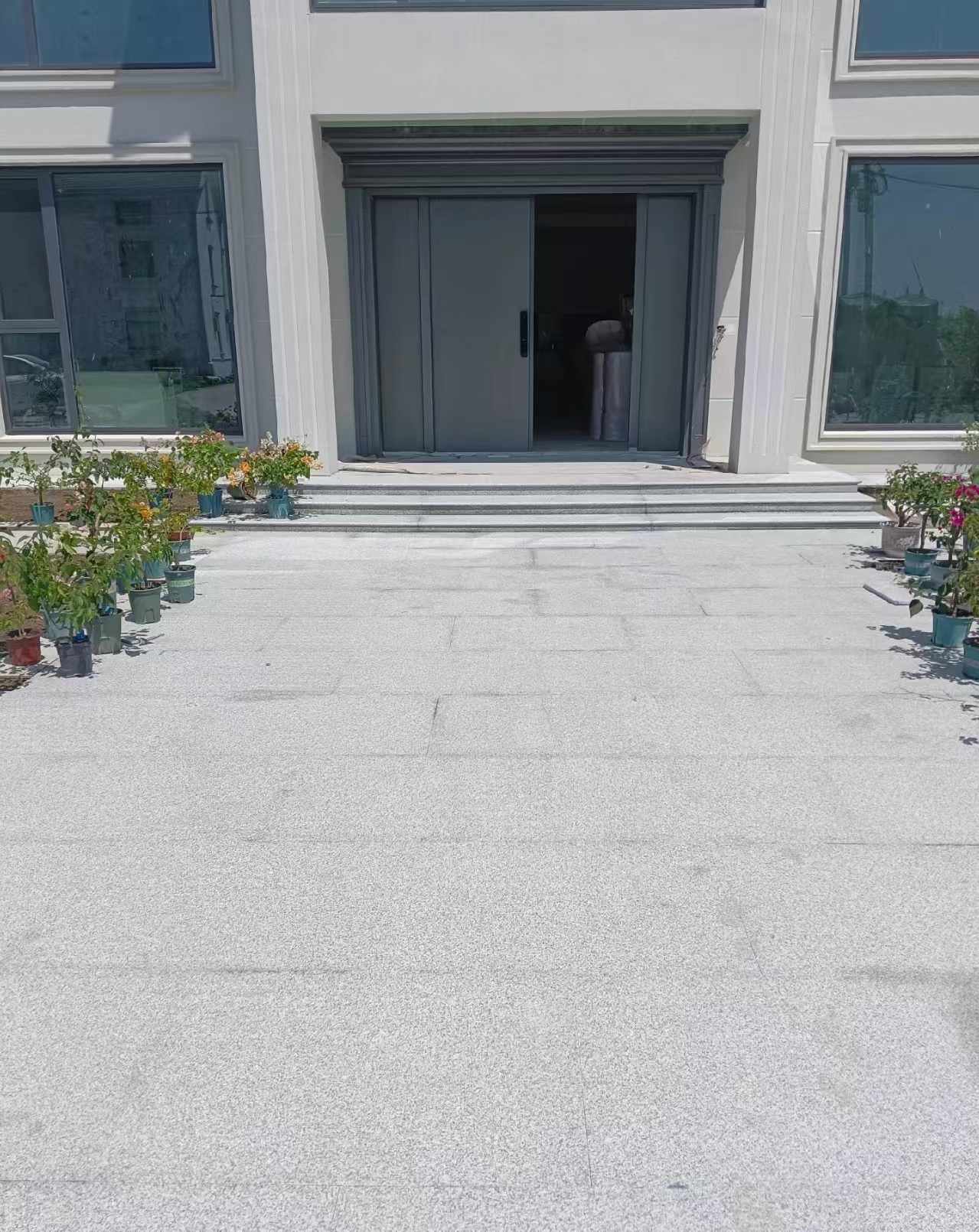 河南 芝麻白花岗岩地铺石地面铺装