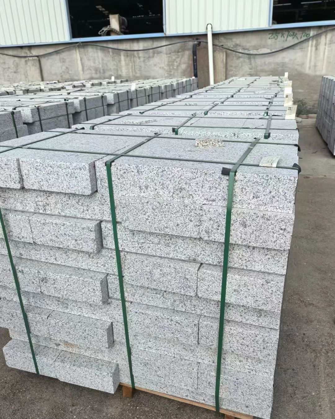 河南 白麻花岗岩路沿石，弧形路沿石，道牙石，马路牙子，界石，路缘石，平沿石，直岩石，平缘石等