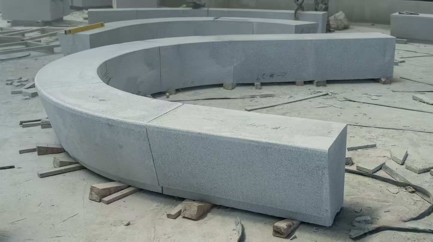 河南 芝麻白花岗岩光面弧形坐凳